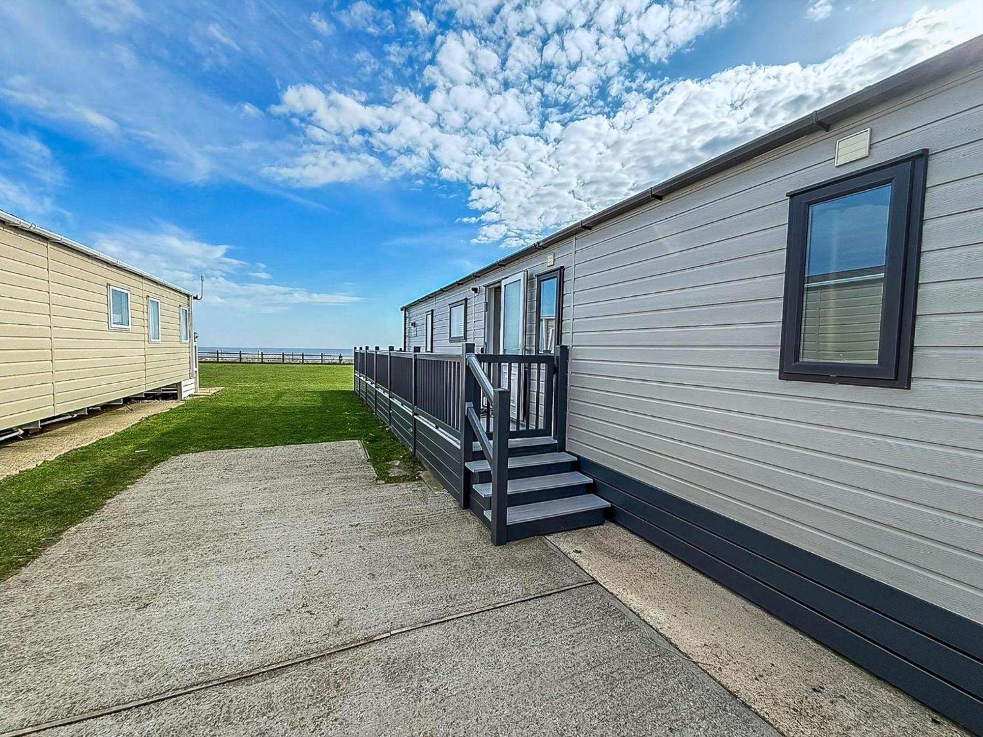 Luxury With Stunning Full Sea Views In Suffolk Ref 20234bs