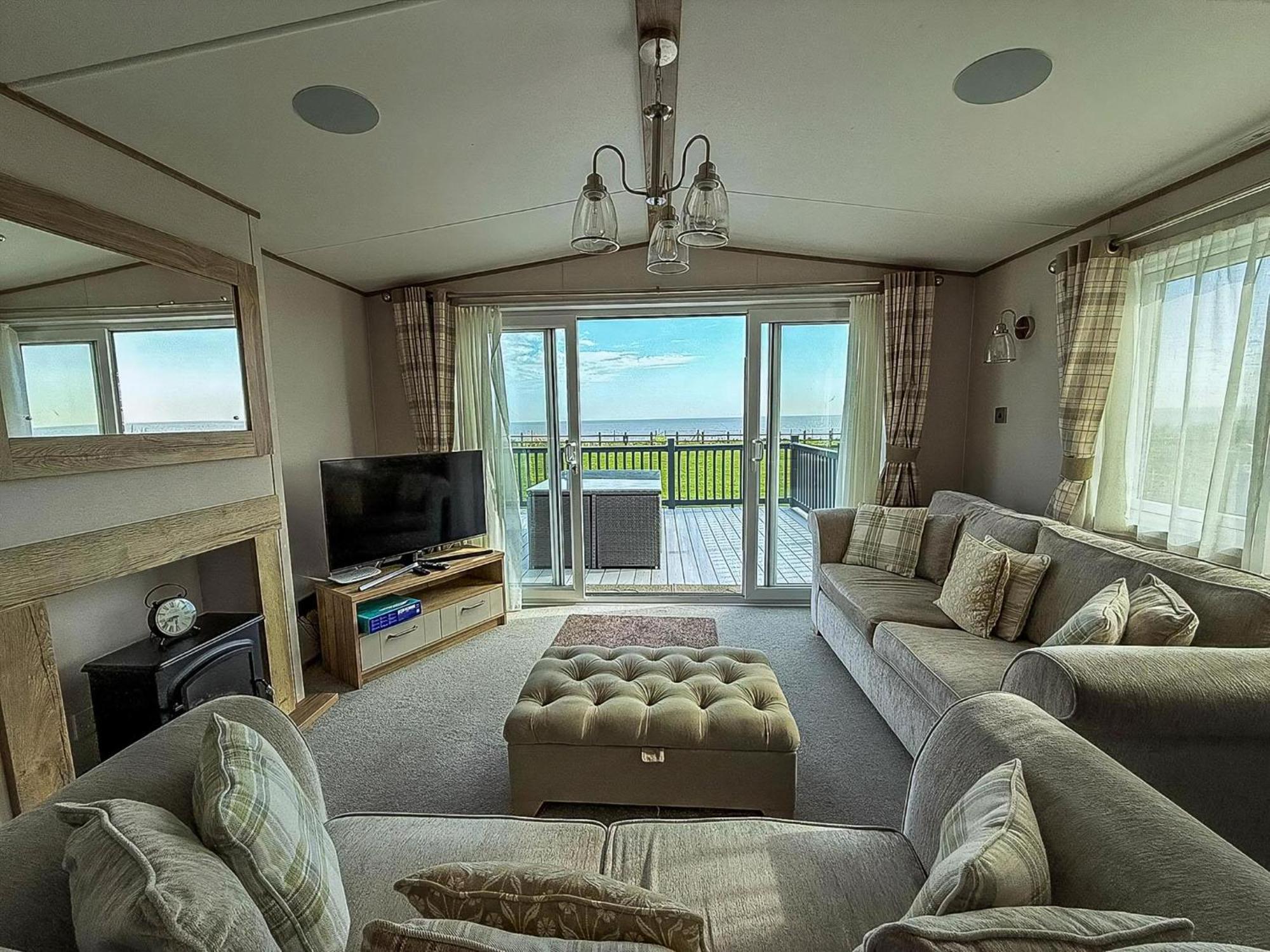 Luxury With Stunning Full Sea Views In Suffolk Ref 20234bs Lodge *