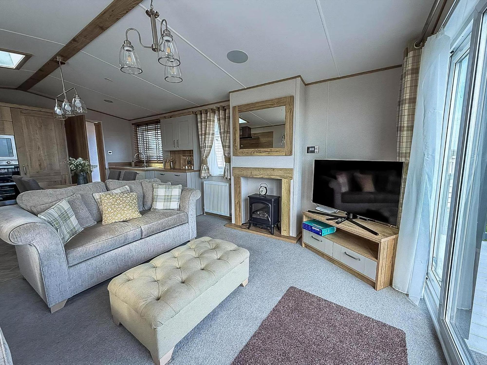 Luxury With Stunning Full Sea Views In Suffolk Ref 20234bs Hopton on Sea