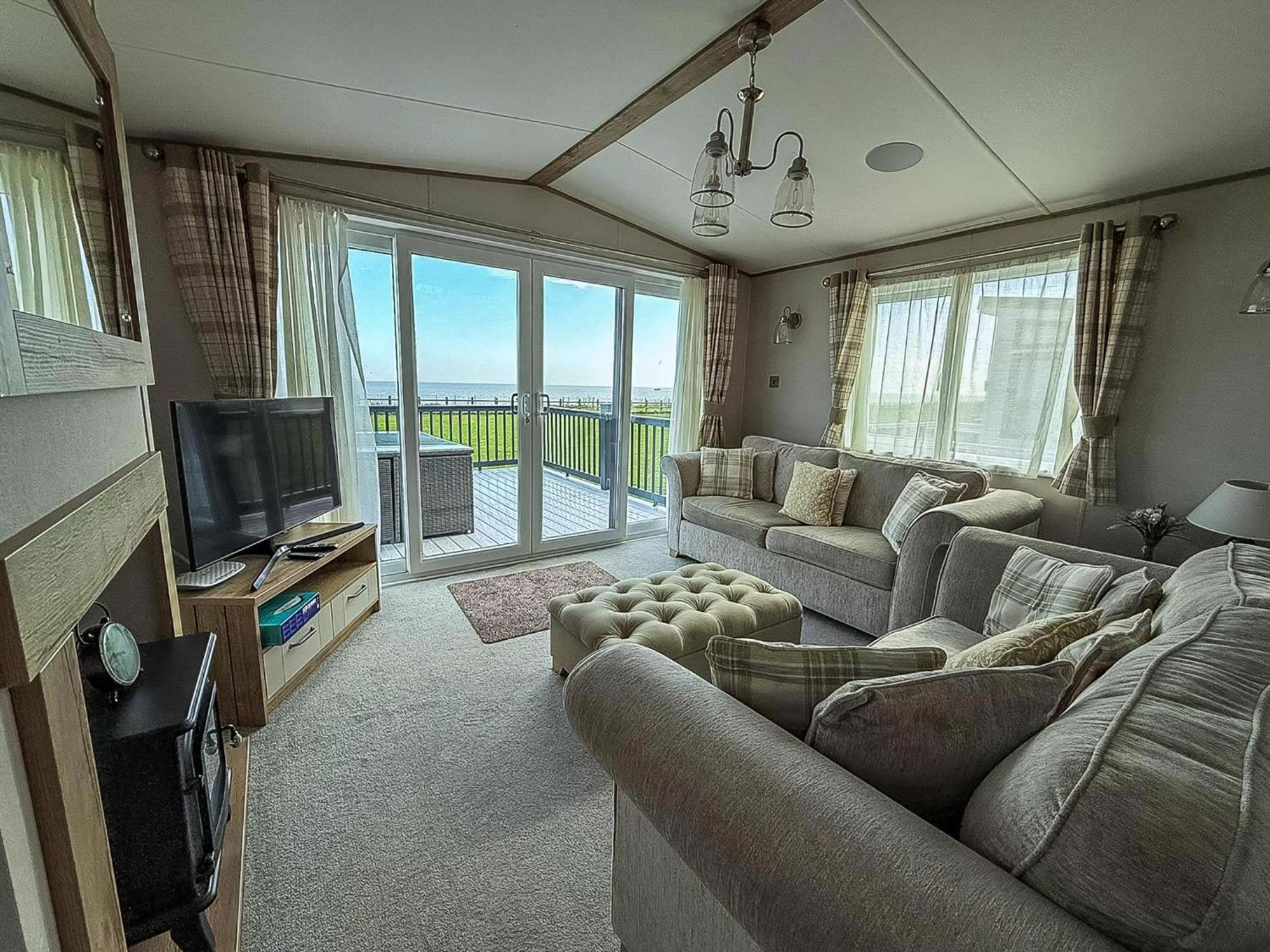 Luxury With Stunning Full Sea Views In Suffolk Ref 20234bs Lodge *